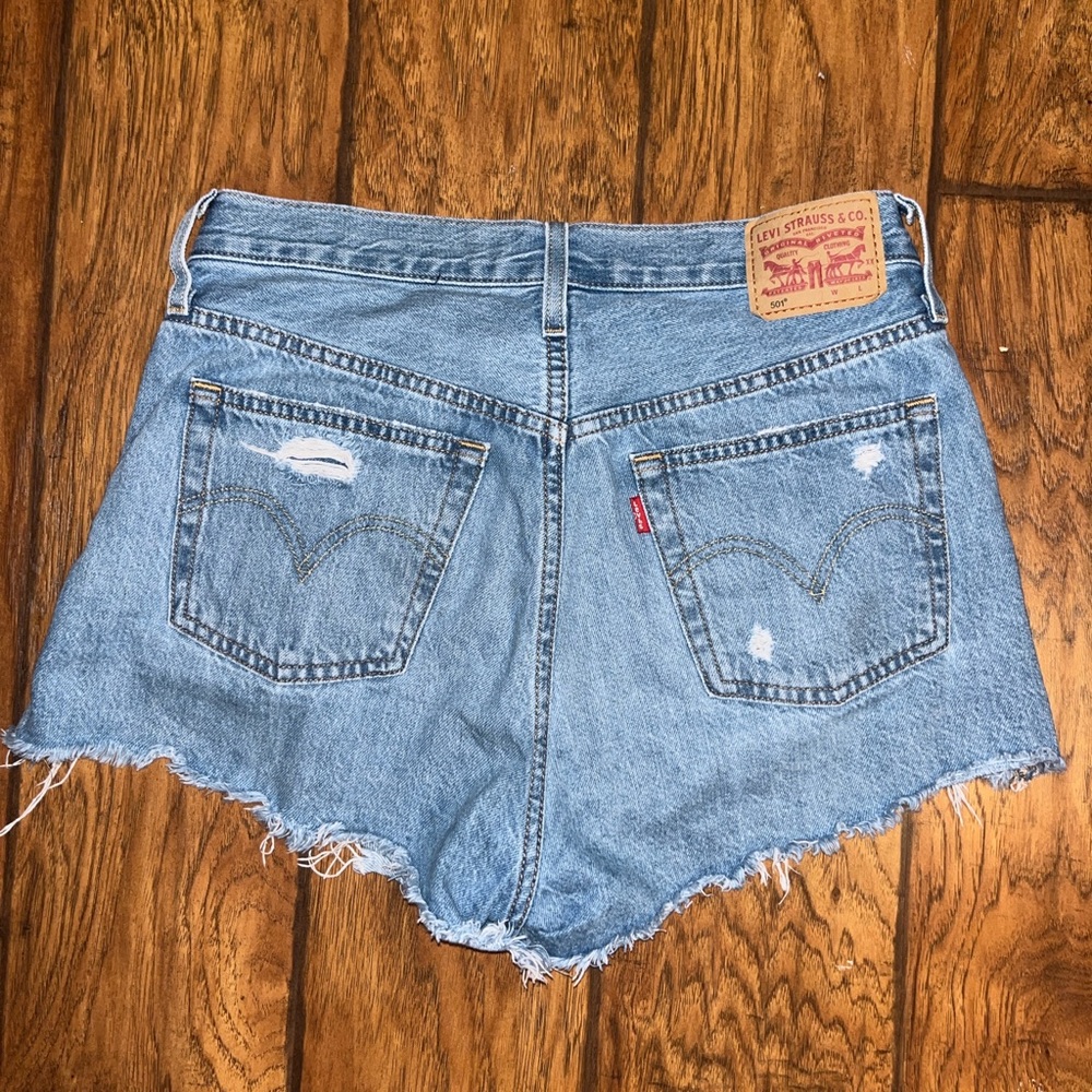Levi’s - Picture 2 of 2